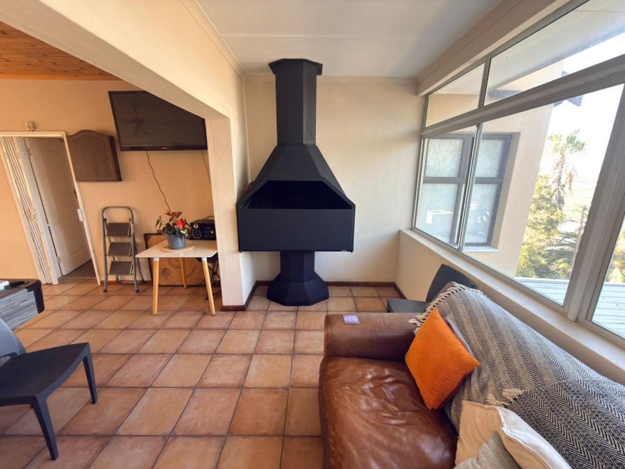 To Let 4 Bedroom Property for Rent in Langerug Western Cape